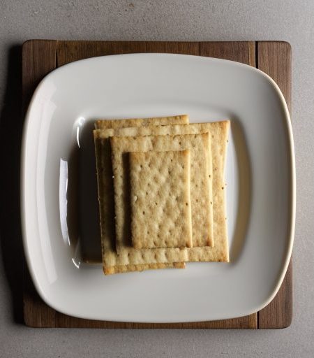 Cheddar-Cornmeal Crackers recipe image