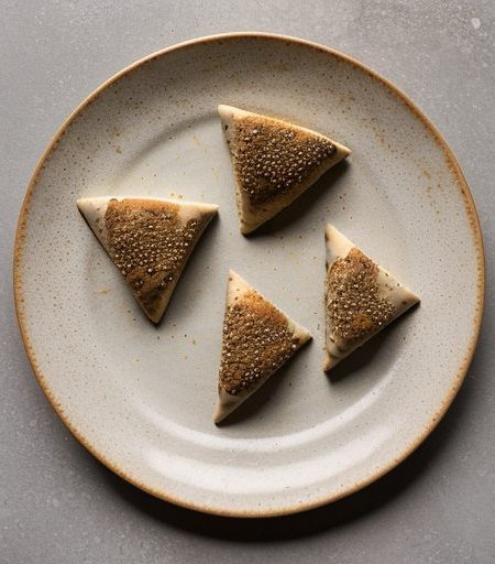 Fri-Dinner: Sesame Chive Tortilla Triangles recipe image
