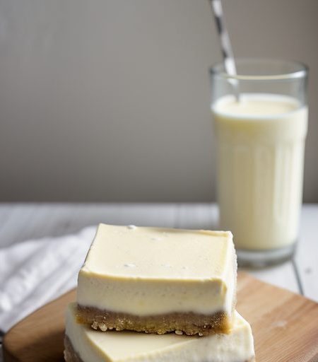 Frozen Lemon Cheesecake Yogurt Bars (4 PTS recipe image