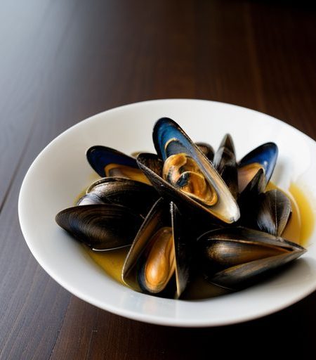 Grilled Mussels With Hot Fish Sauce recipe image