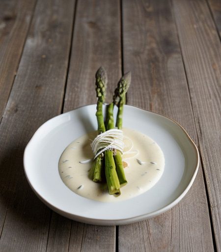 Spargel in Weisser Sosse (White Asparagus in White Sauce recipe image