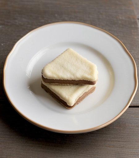 Vanilla Refrigerator Wafers recipe image
